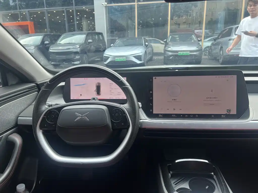 XPeng P7 — миниатюра 11