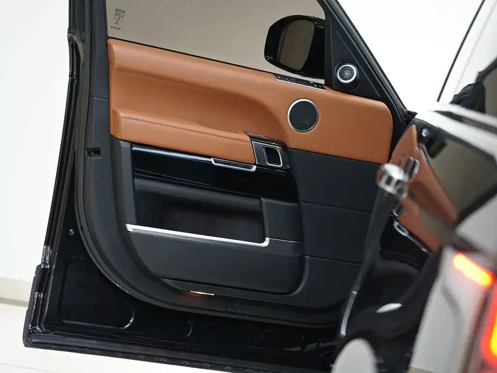 Land Rover Range Rover — миниатюра 10