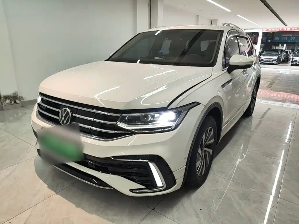 Volkswagen Tiguan L PHEV — миниатюра 2