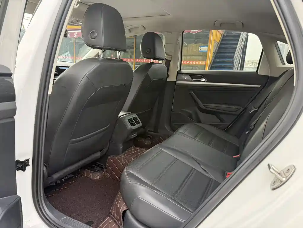 Volkswagen Lavida — миниатюра 8
