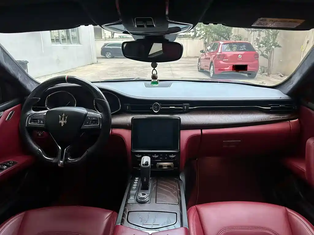 Maserati Quattroporte — миниатюра 4