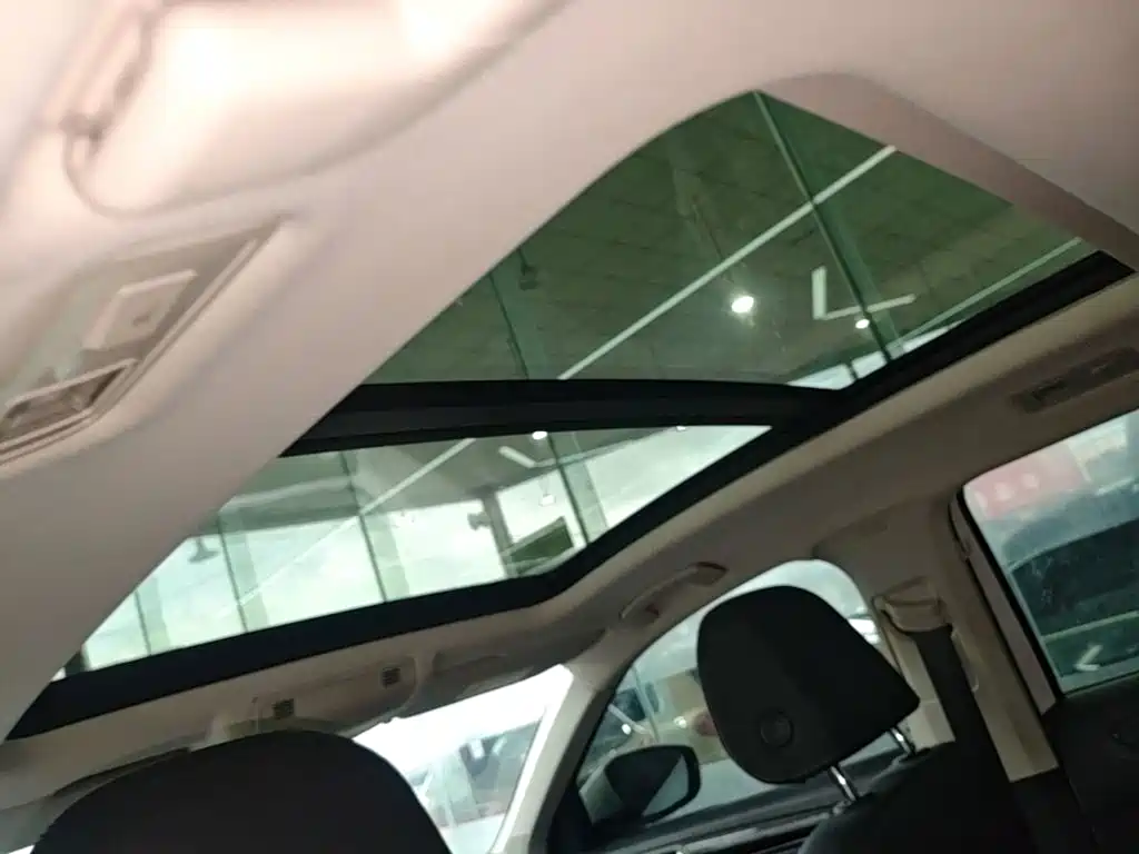 Volkswagen T-Roc — миниатюра 18