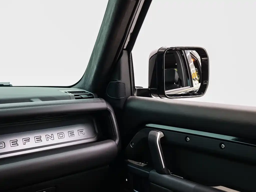 Land Rover Defender — миниатюра 20