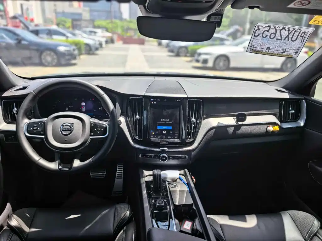 Volvo XC60 2022 B5 Sport