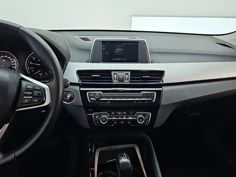 BMW X1 — миниатюра 13