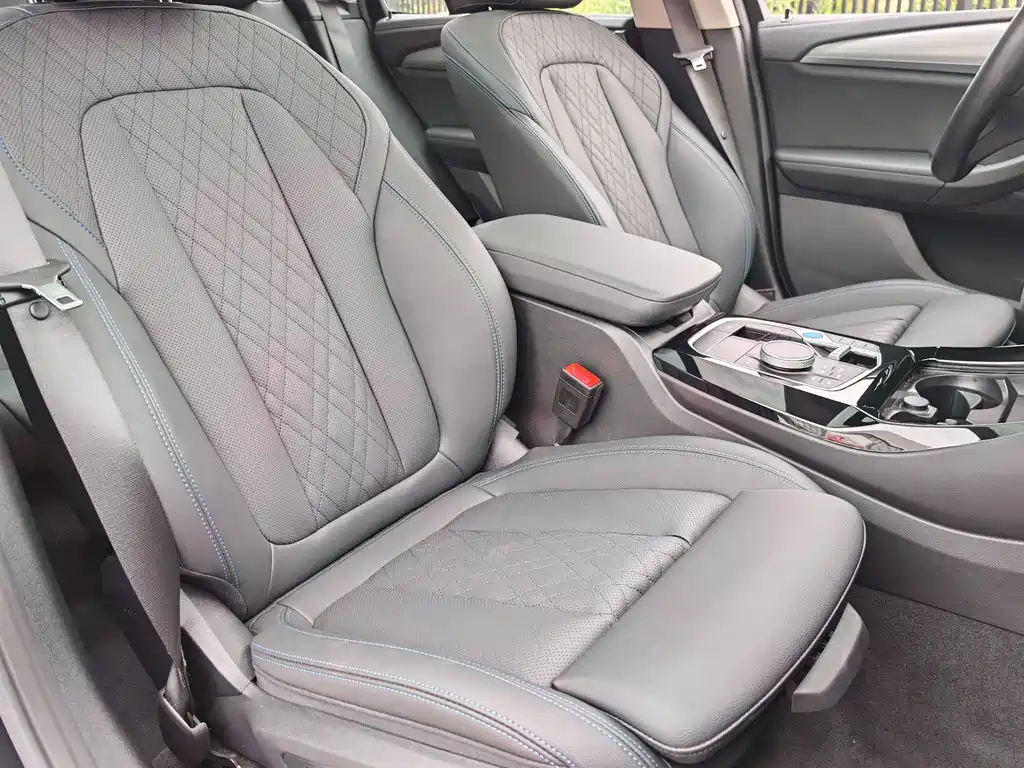 BMW iX3 — миниатюра 14