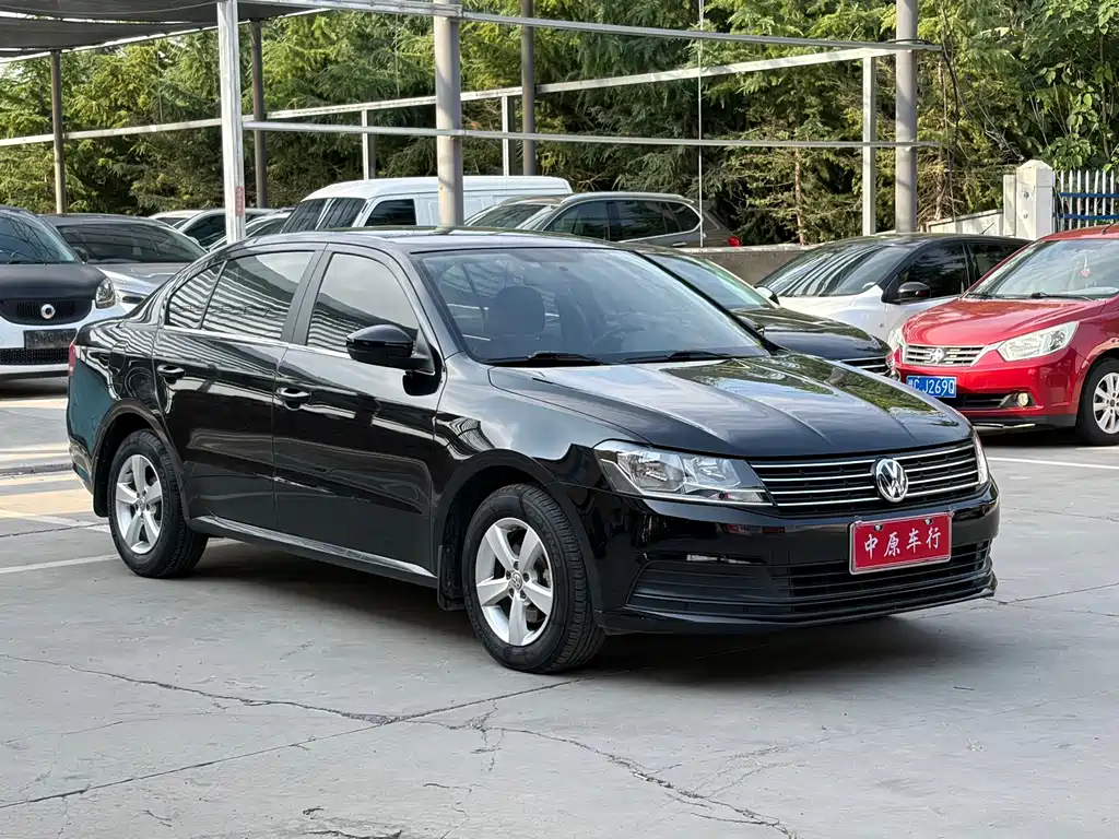 Volkswagen Lavida 2015 1.6L MT