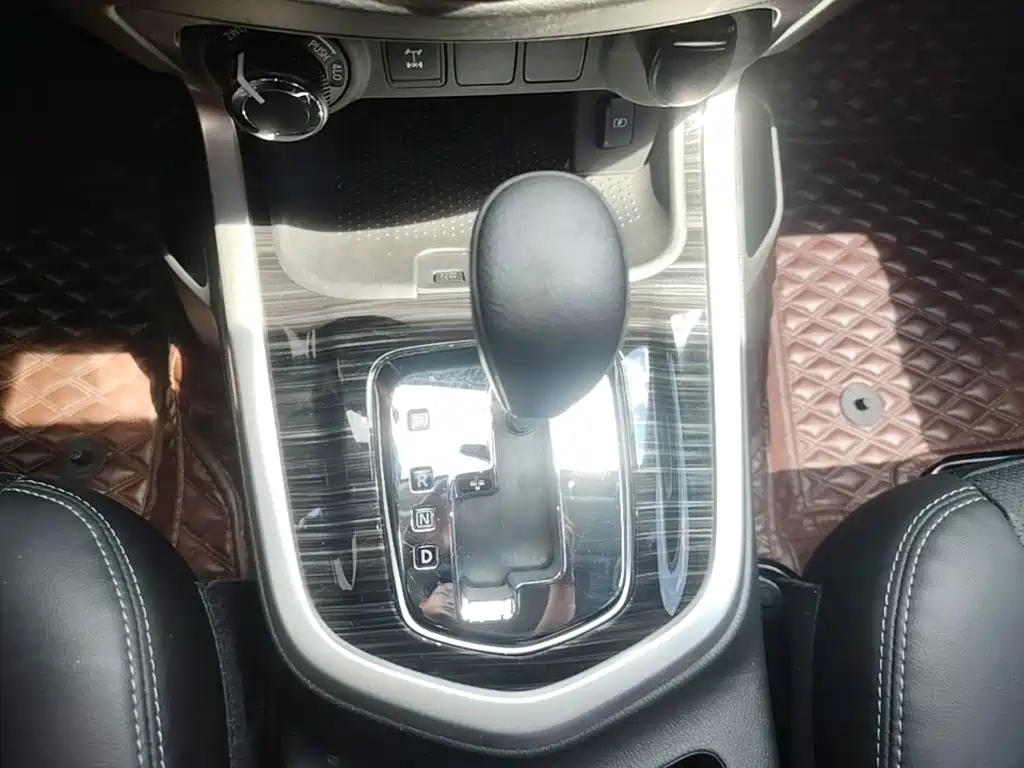 Nissan Terra — миниатюра 14
