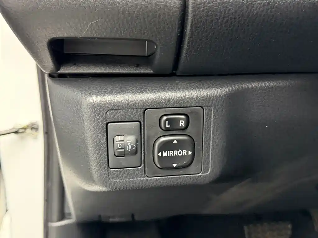 TOYOTA YARIS L ZHIXUAN