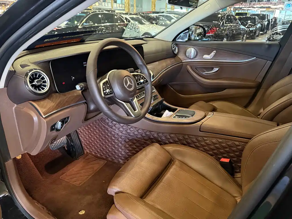Mercedes-Benz E-Class — миниатюра 4