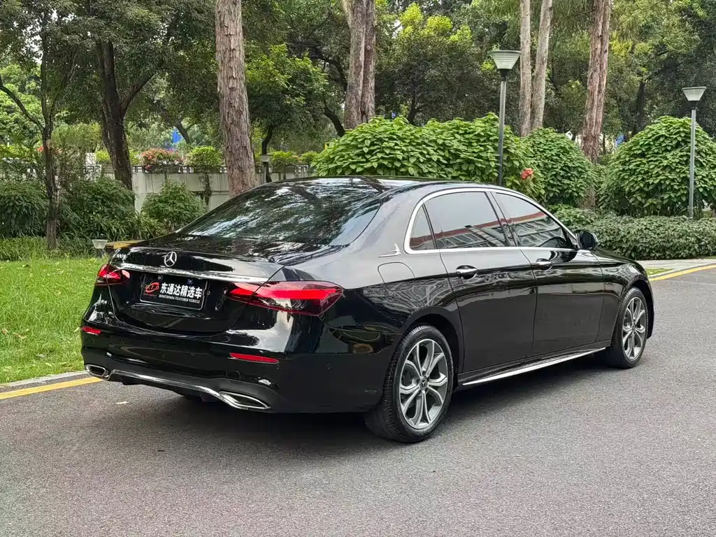 Mercedes-Benz E-Class — миниатюра 15