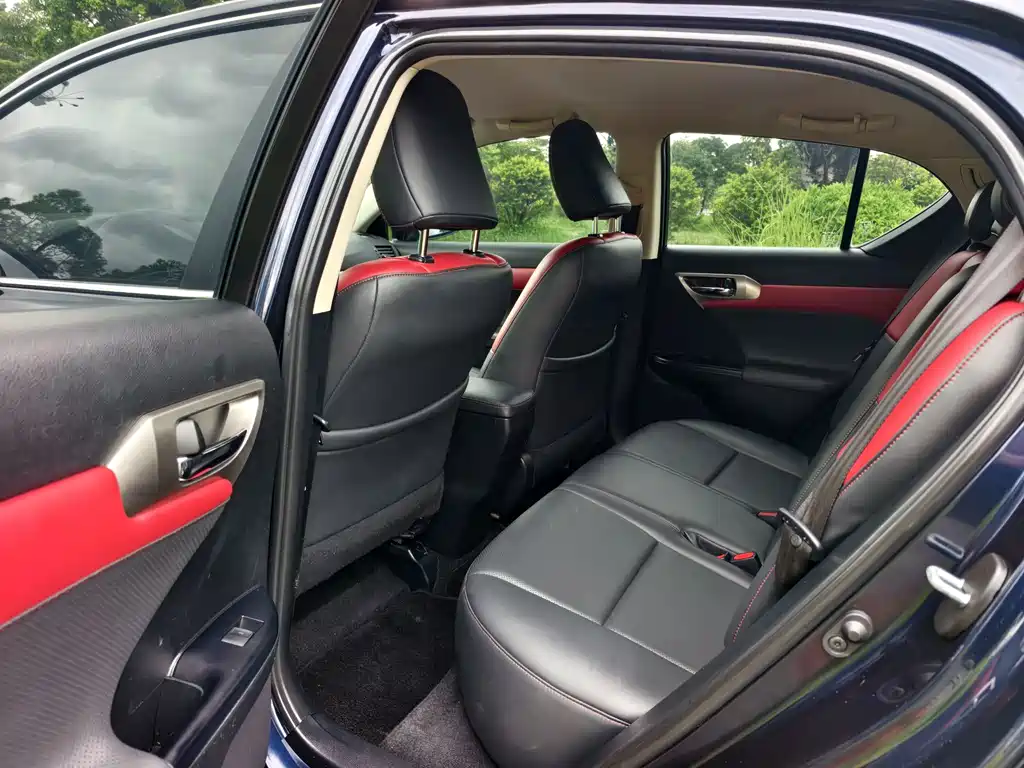 Lexus CT — миниатюра 5