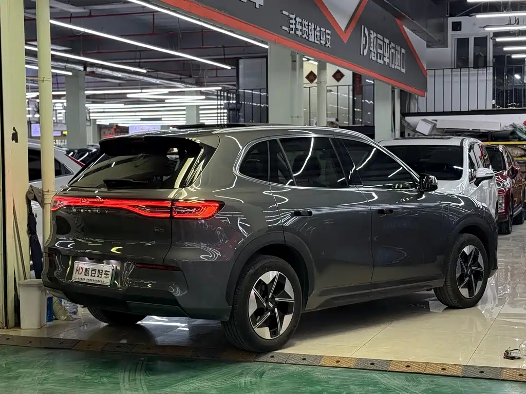 GEELY GALAXY GALAXY E5