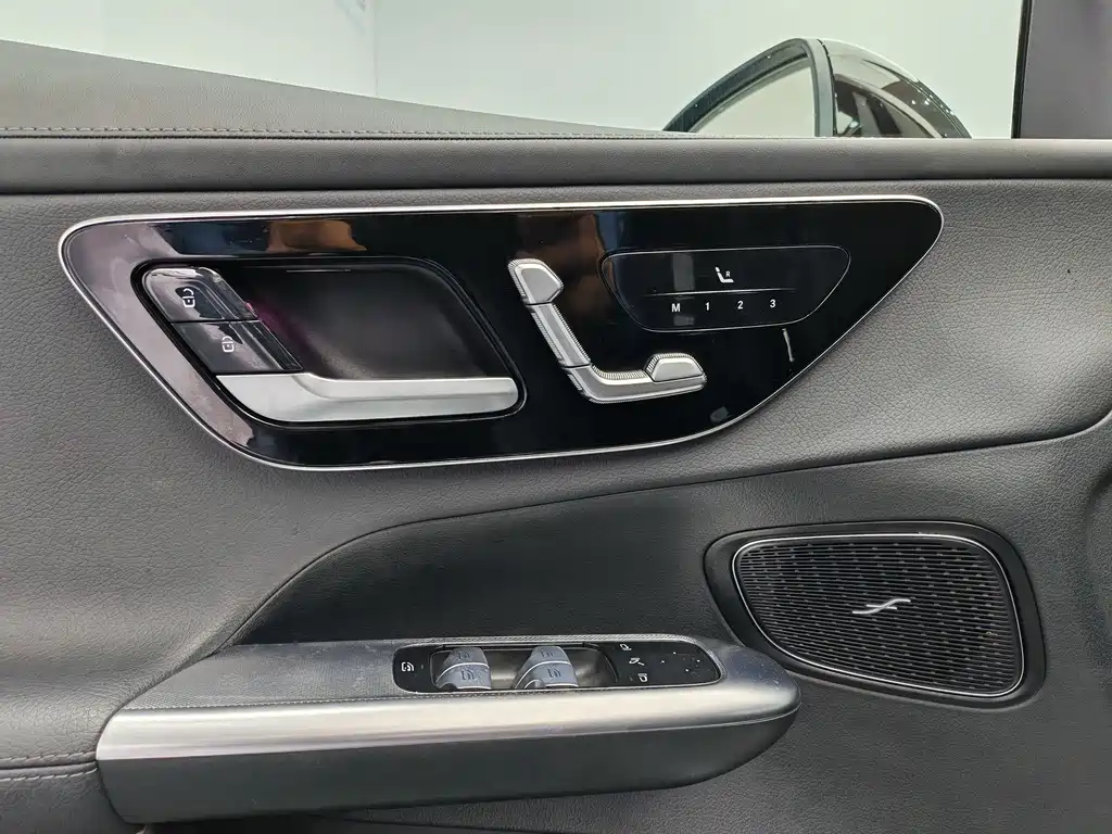Mercedes-Benz GLC — миниатюра 17