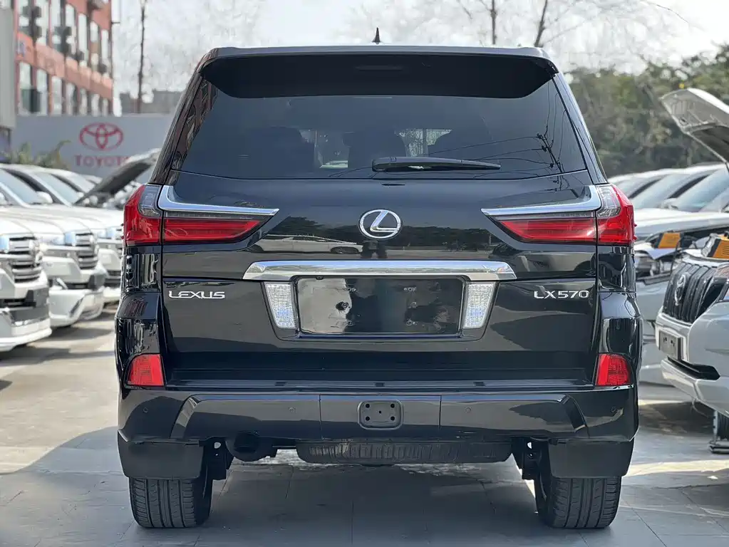 Lexus LX — миниатюра 15