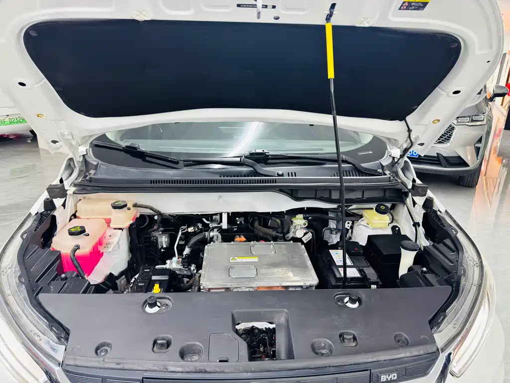 BYD Yuan EV — миниатюра 18