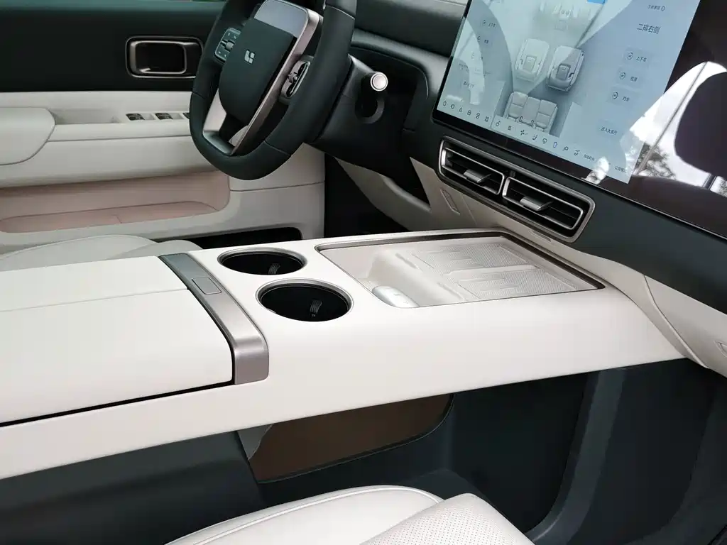 Li Auto Li MEGA — миниатюра 28