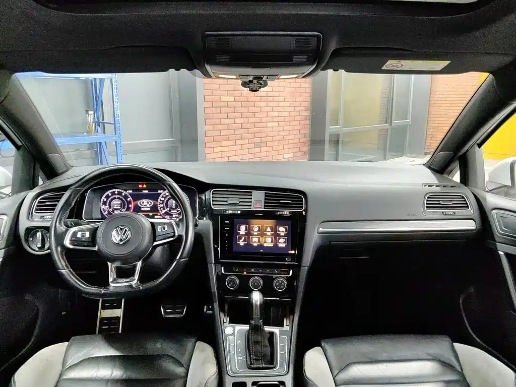 Volkswagen Golf — миниатюра 12
