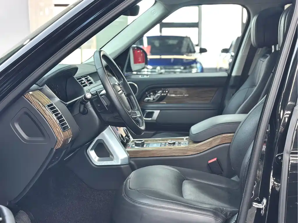 Land Rover Range Rover — миниатюра 4