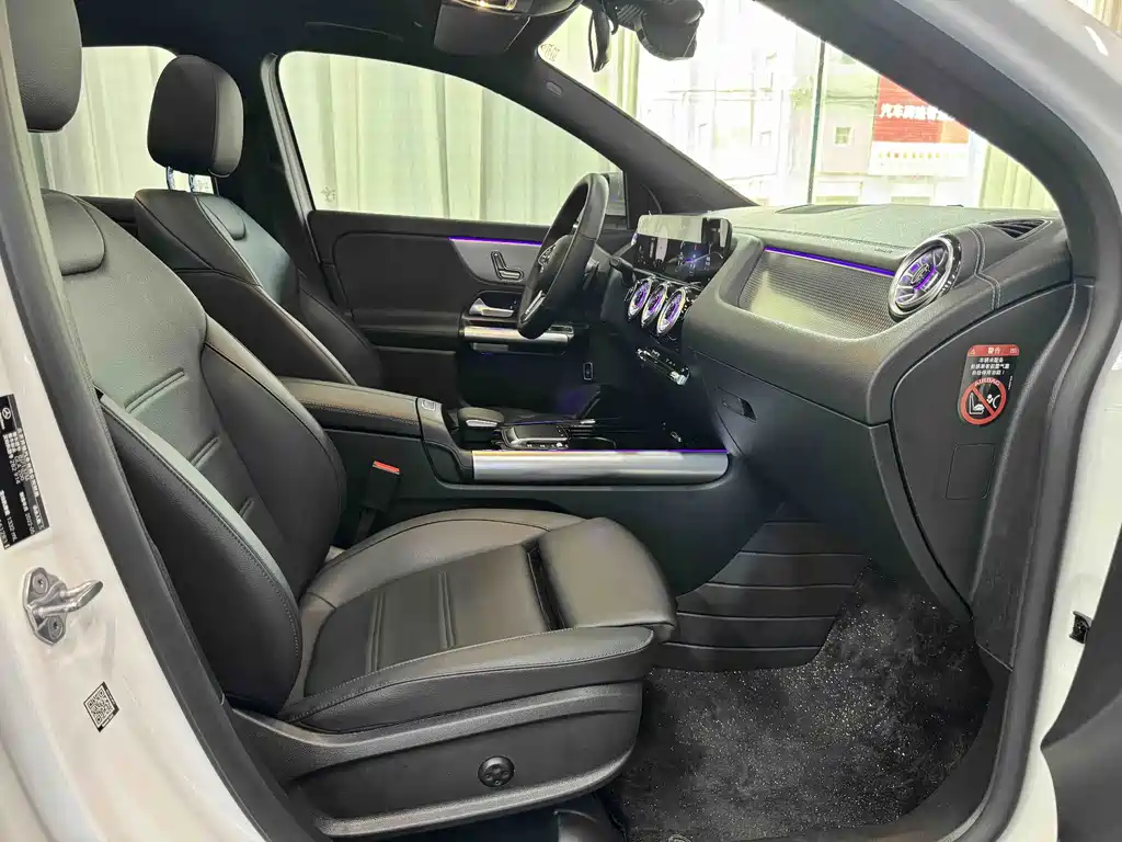 Mercedes-Benz GLA — миниатюра 8