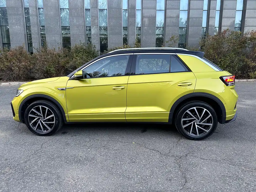 VOLKSWAGEN T ROC EXPLORING SONGS