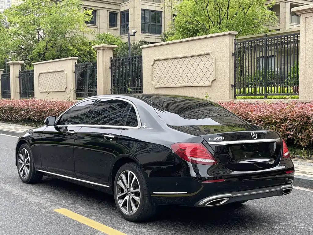 Mercedes-Benz E-Class E 2016 E 300 L Fashion