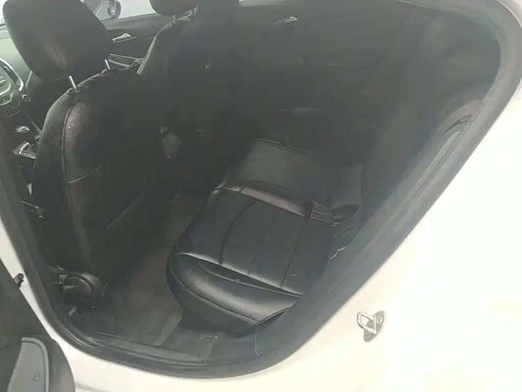 Chevrolet Cruze — миниатюра 17