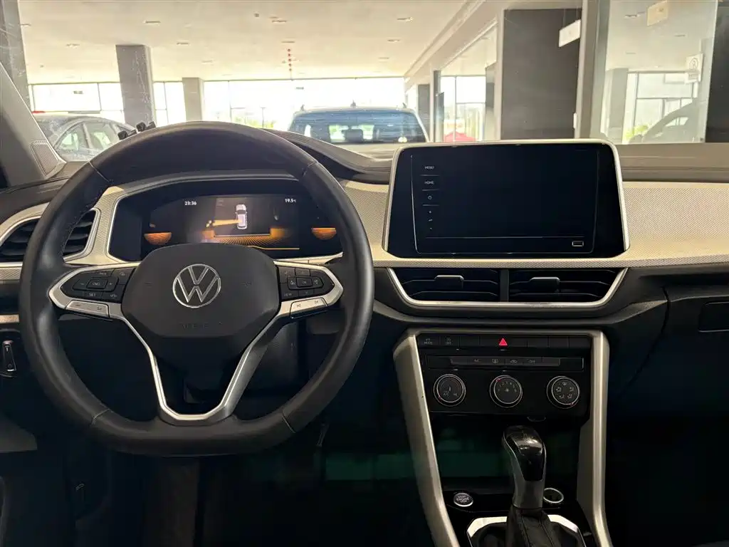 Volkswagen T-Roc — миниатюра 14