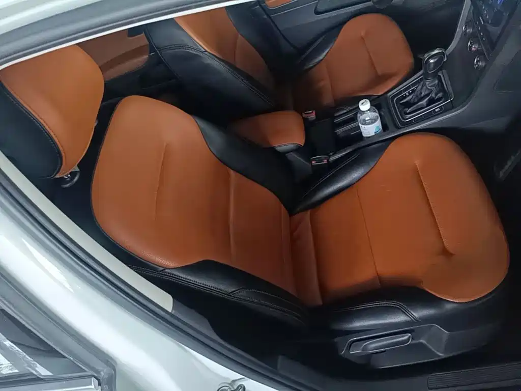 Volkswagen Golf — миниатюра 25