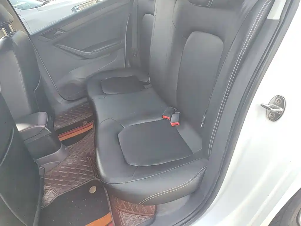 Volkswagen Jetta — миниатюра 17