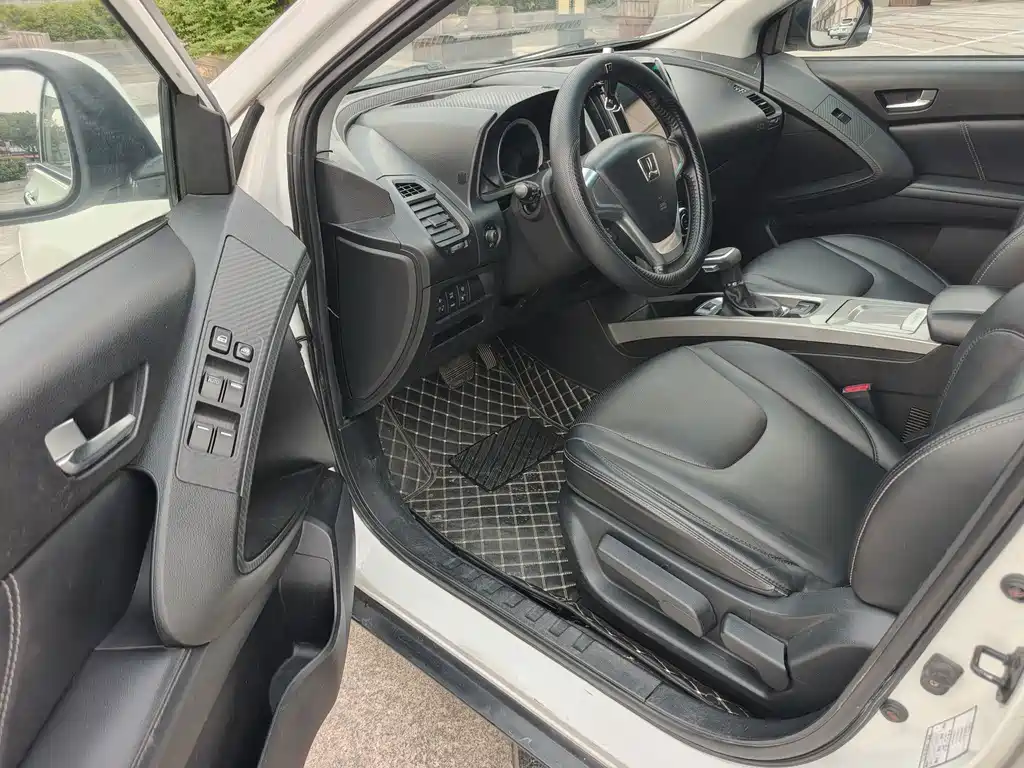 Luxgen U6 TURBO — миниатюра 8
