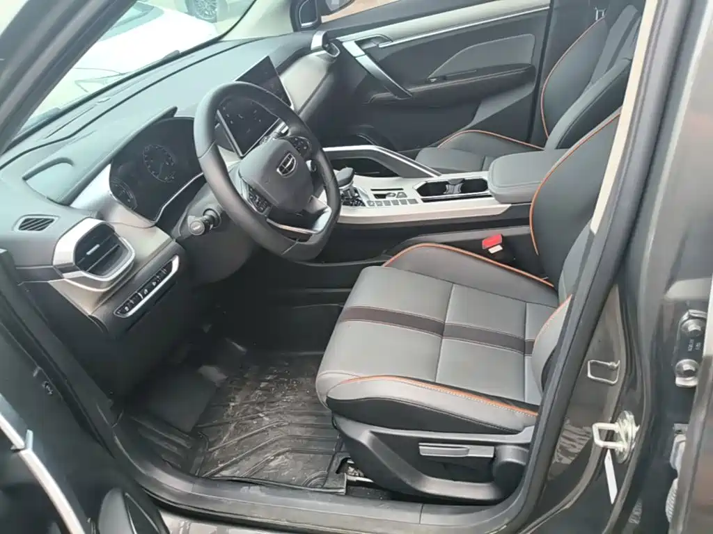Geely Binyue — миниатюра 15