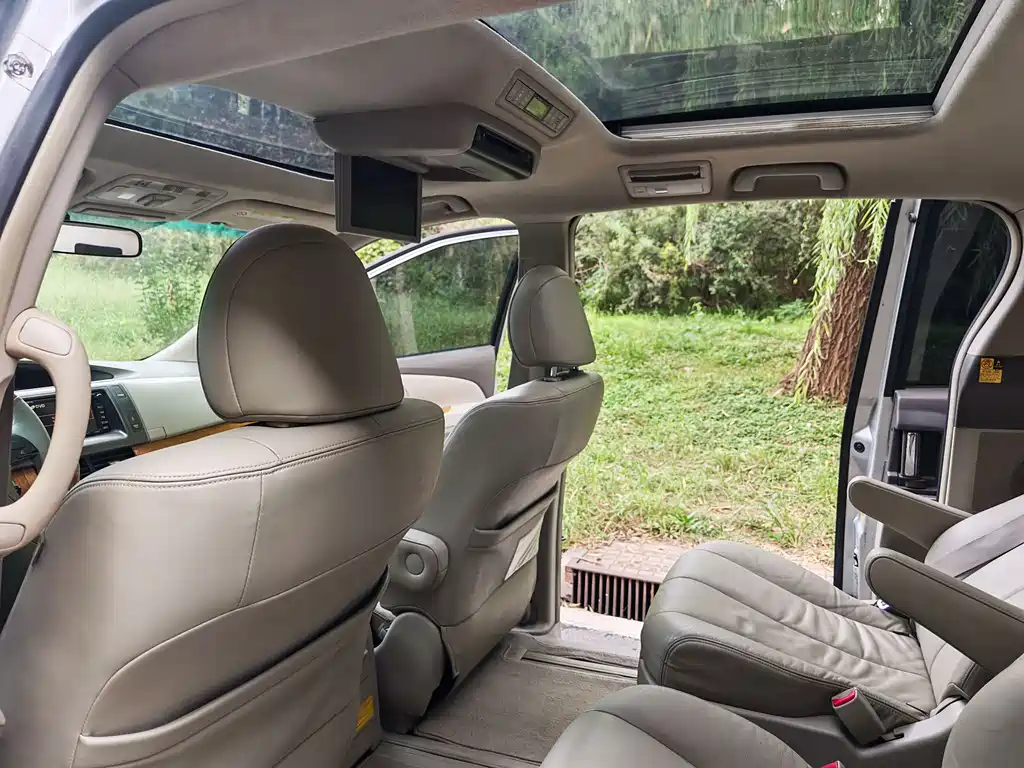 Toyota Previa 2012 3.5L 7 Luxury
