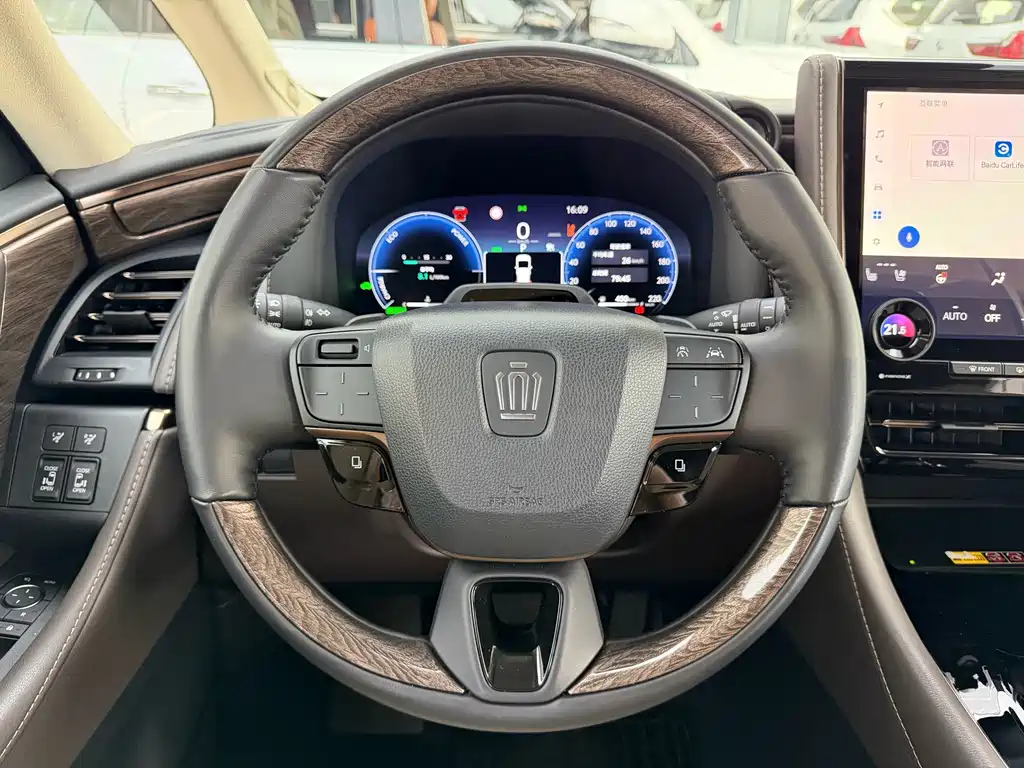 Toyota Vellfire — миниатюра 7
