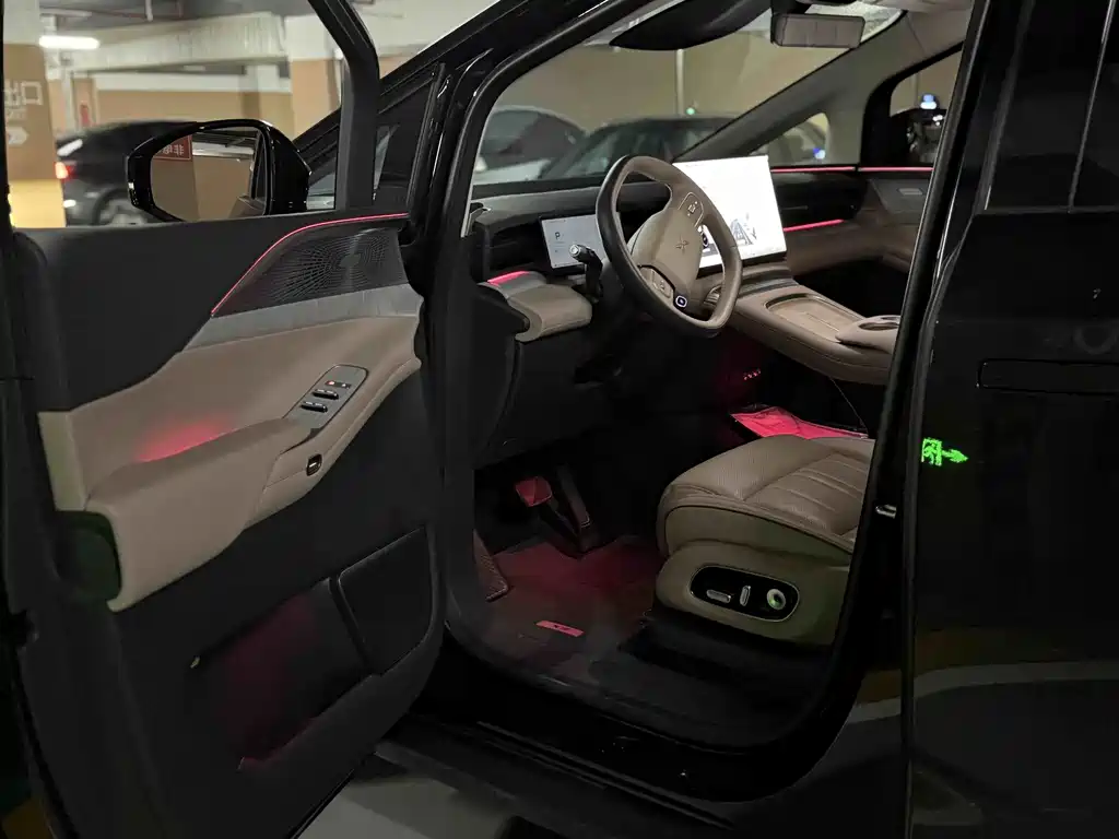XPeng X9 — миниатюра 4