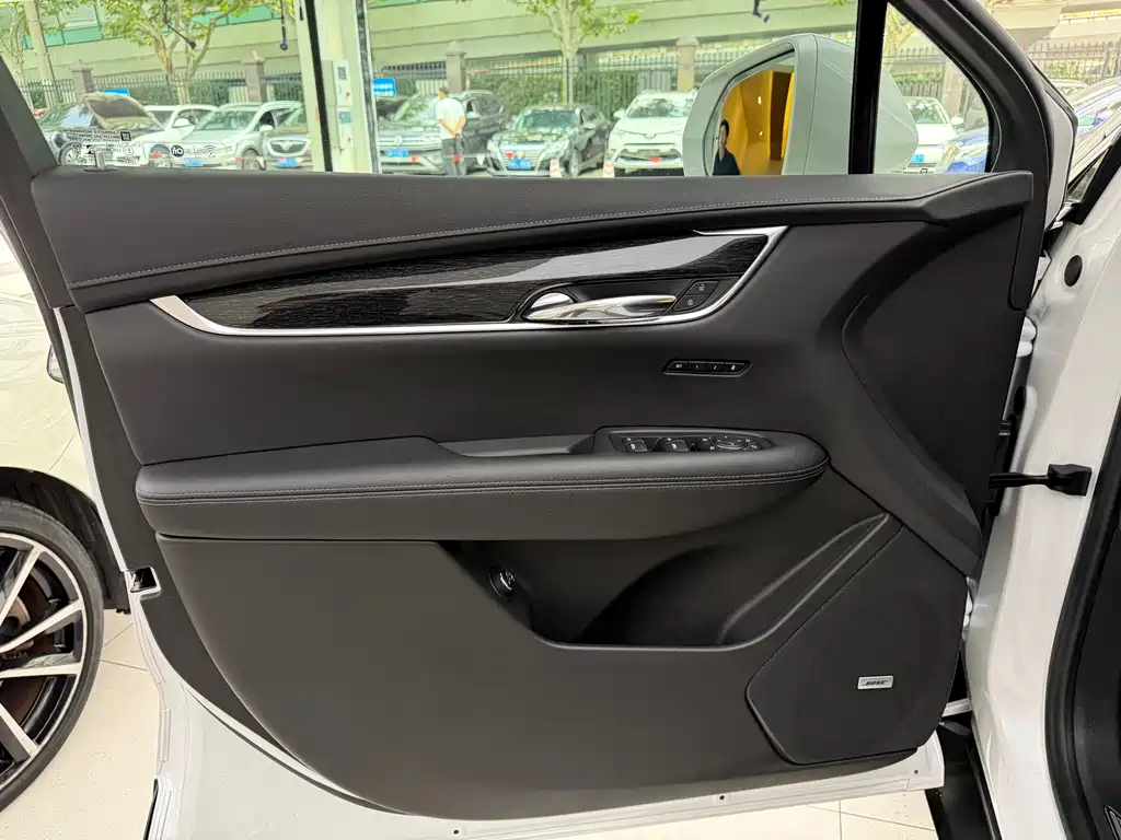Cadillac XT5 — миниатюра 11