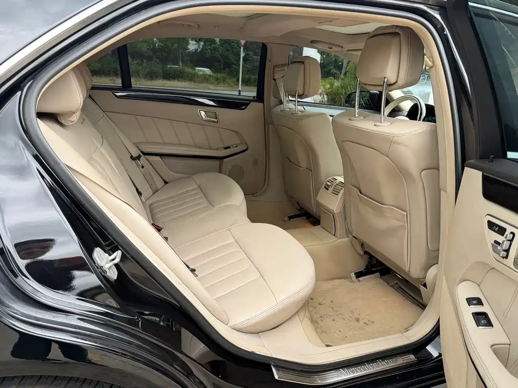 Mercedes-Benz E-Class — миниатюра 15