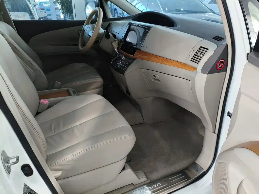 Toyota Previa — миниатюра 9