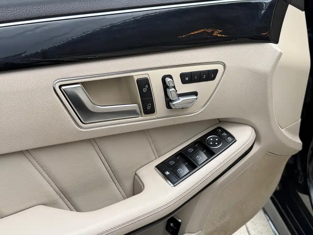 Mercedes-Benz E-Class — миниатюра 12