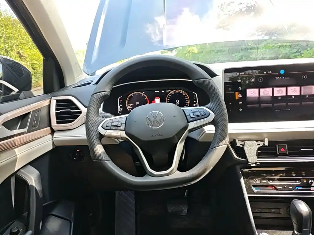 Volkswagen Tharu — миниатюра 11