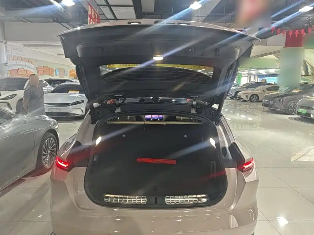 NIO ET5T — миниатюра 19