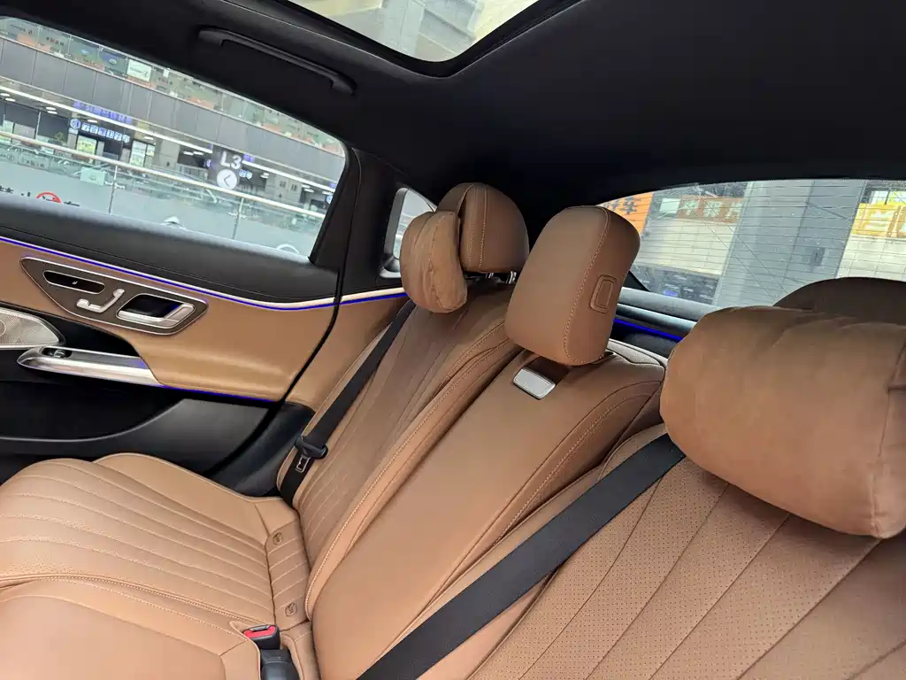 Mercedes-Benz E-Class — миниатюра 31