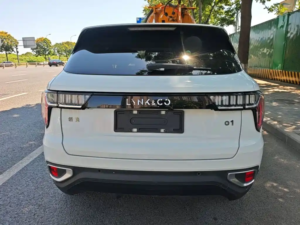Lynk & Co 01 — миниатюра 6