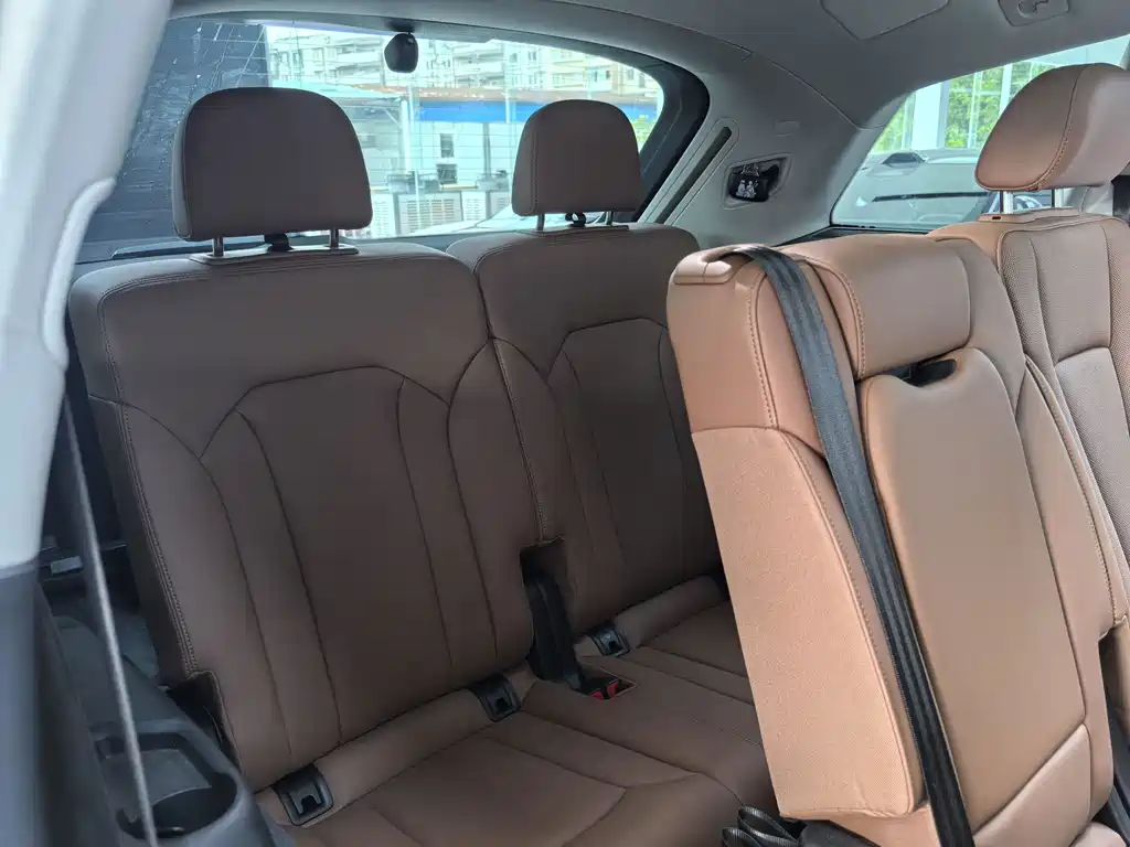 Audi Q7 — миниатюра 13