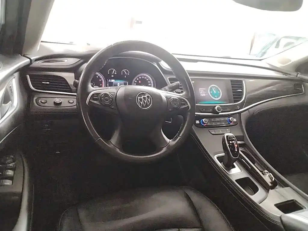 Buick LaCrosse — миниатюра 10