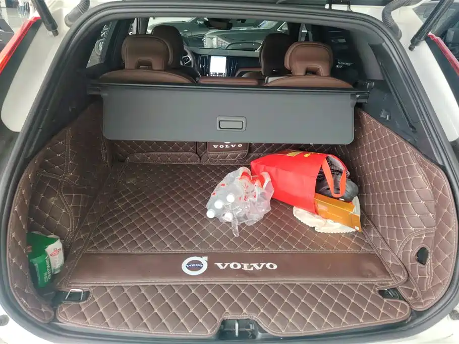 Volvo XC60 2025 B5 Luxury