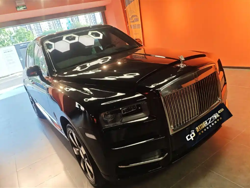 Rolls-Royce Cullinan 2018 мест