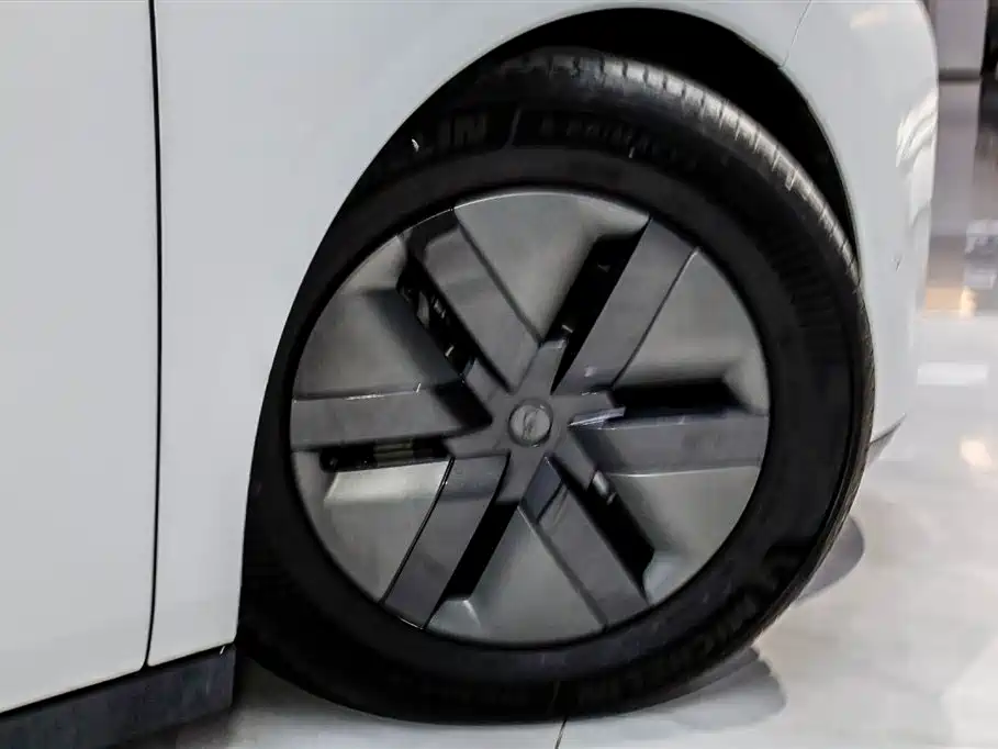 Li Auto MEGA 2024 Ultra