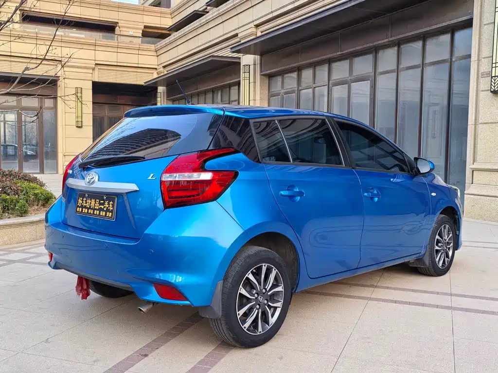 Toyota Yaris L - фото 6