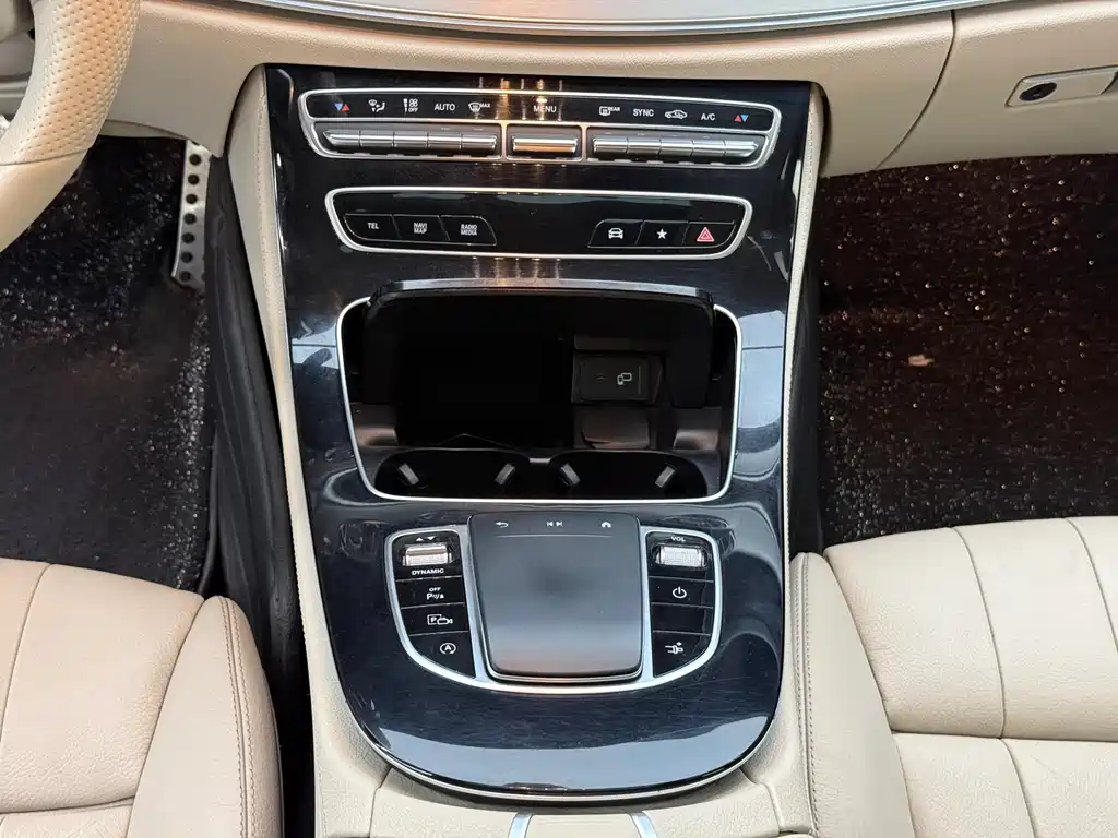 Mercedes-Benz E-Class (Import) — миниатюра 12
